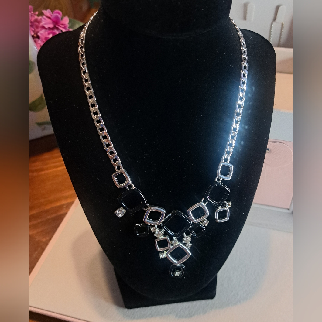 Black And Silver Tone Rhinestone Bib Statement Costume Jewelry Necklace 18"L